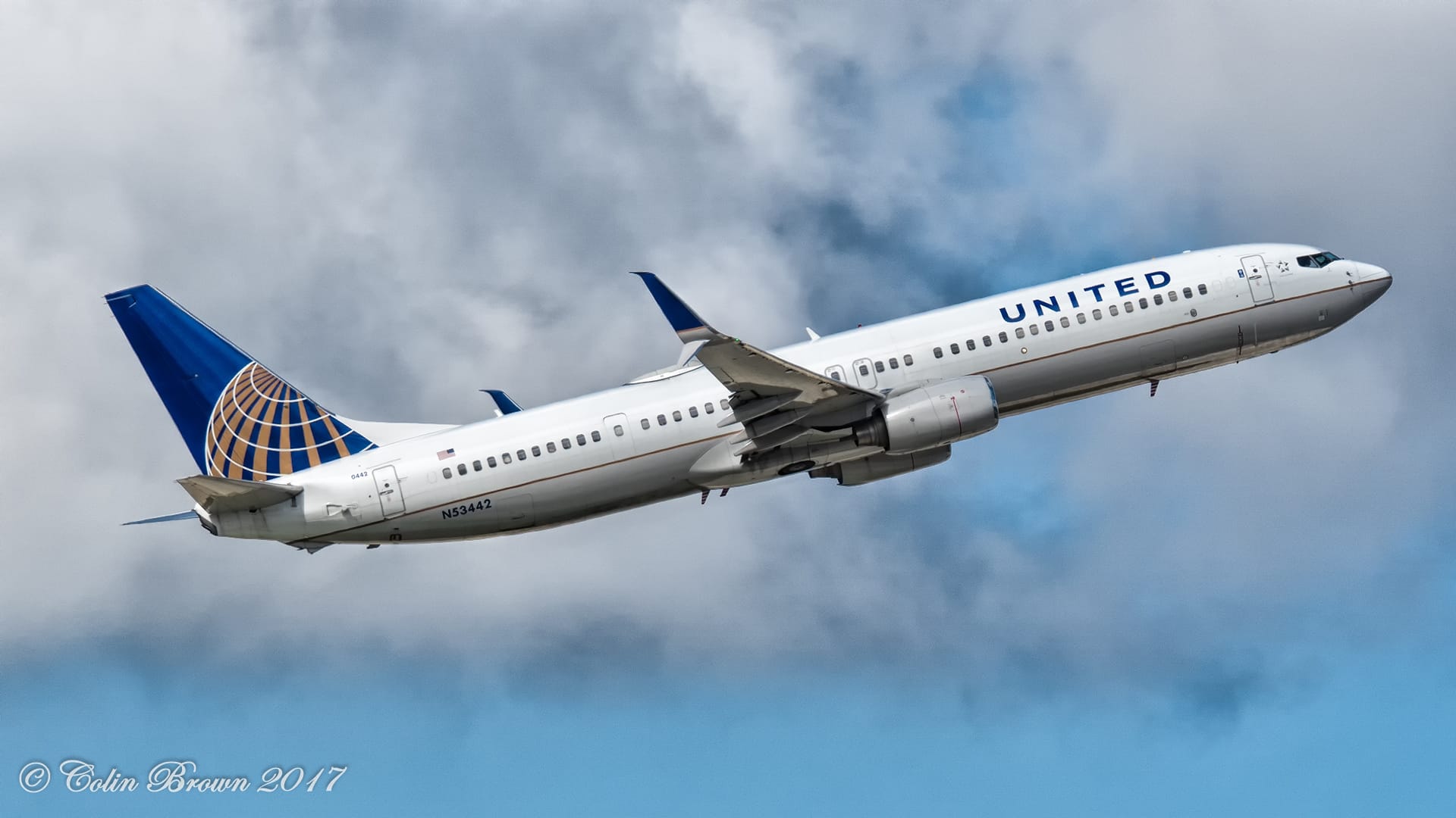 A second United Airlines Boeing 737 departing Chicago O'Hare.